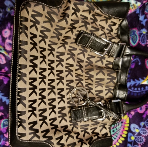 Michael Kors Handbags - Michael Kors bag